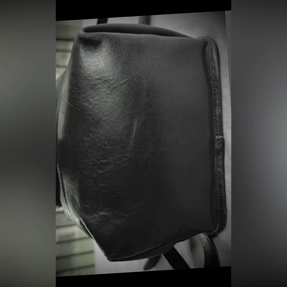 Vintage Coach Rucksack Black Leather 9960 Daypack SN# E069-9960 9.5” x 7.25”
